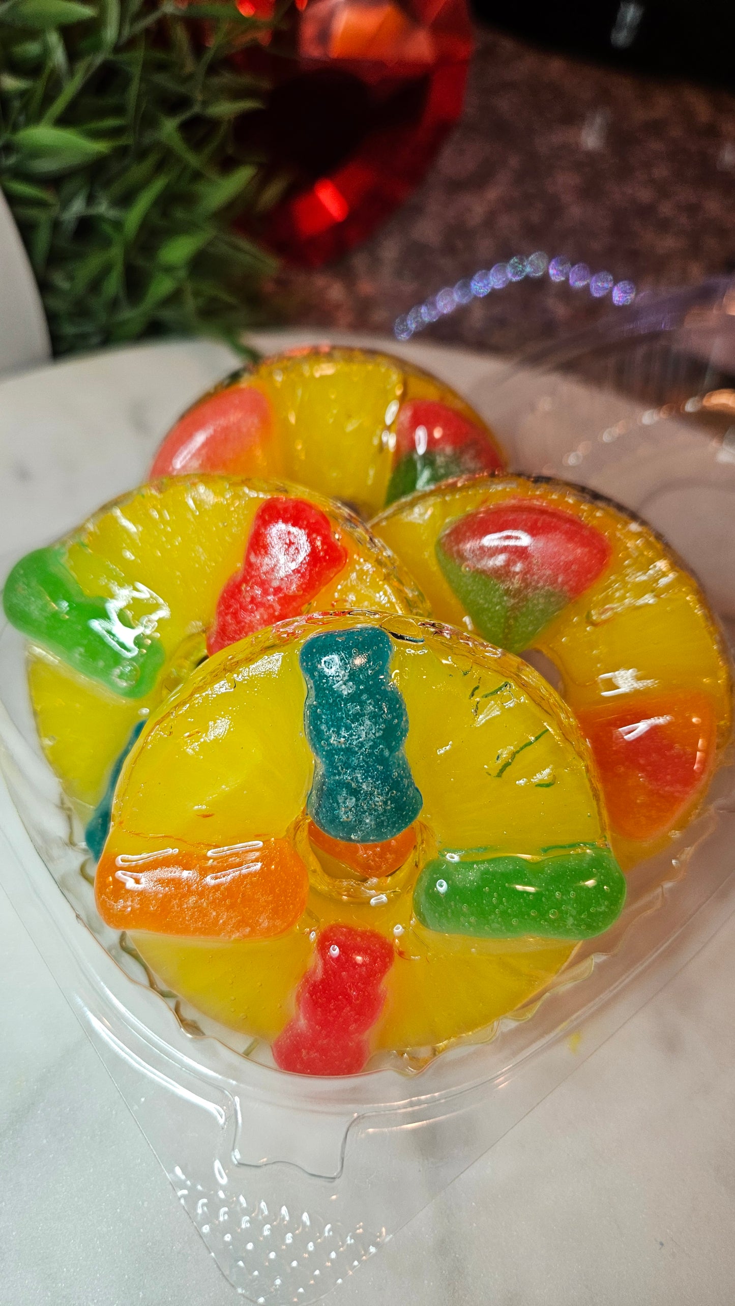 "TANGHULU REMIX" PINEAPPLES
